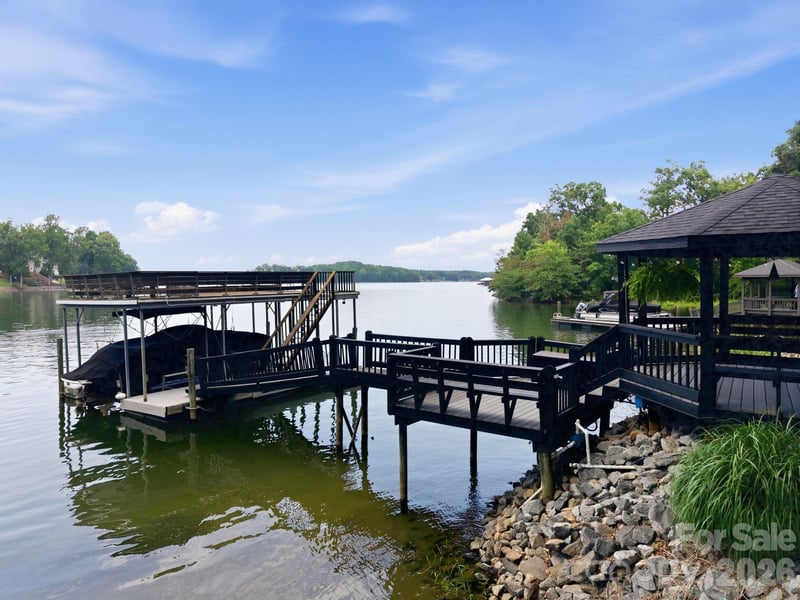 131 Long Cove Ln, Mooresville, NC 28117