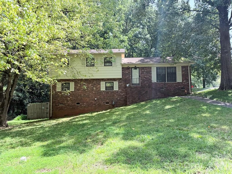 931 Pineborough Rd, Charlotte, NC 28212