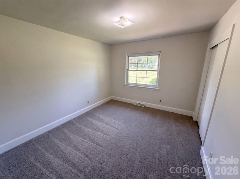 8901 Hood Rd, Charlotte, NC 28215