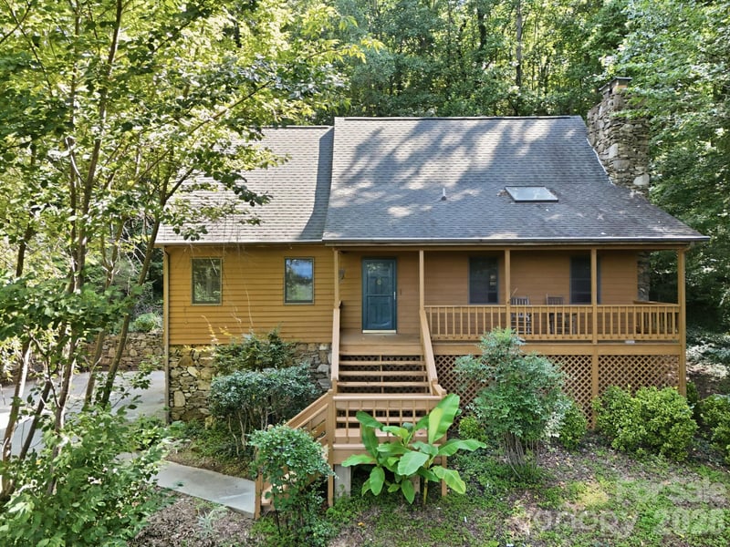 34 Tuckaway Dr, Asheville, NC 28803