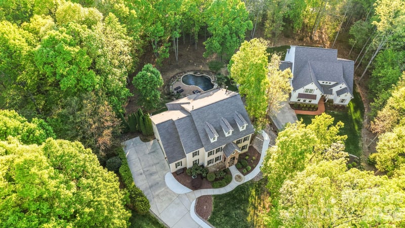 107 Mcauley Ct, Mooresville, NC 28117