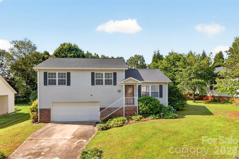 1820 Hampshire Dr, Salisbury, NC 28146