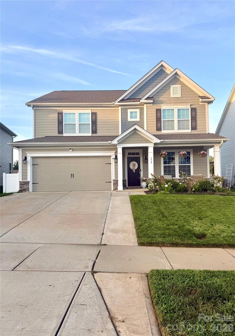 172 Longleaf Dr, Mooresville, NC 28117