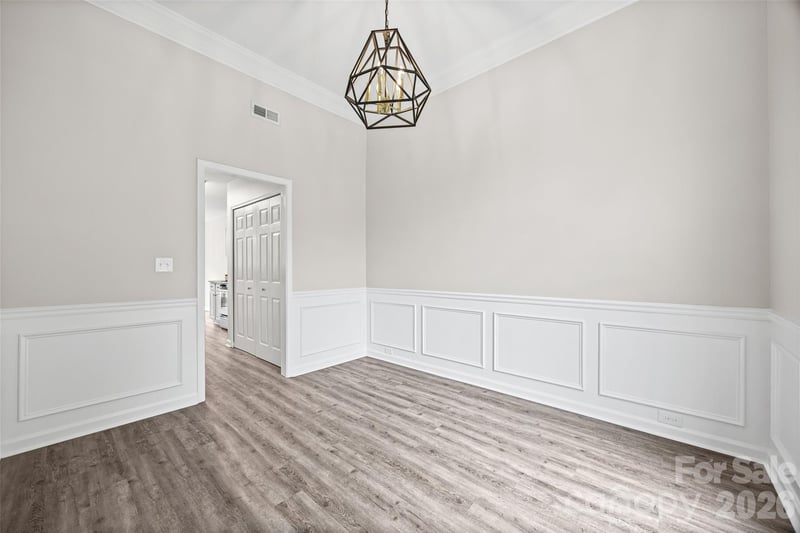 14107 Pine Harbor Rd, Charlotte, NC 28278