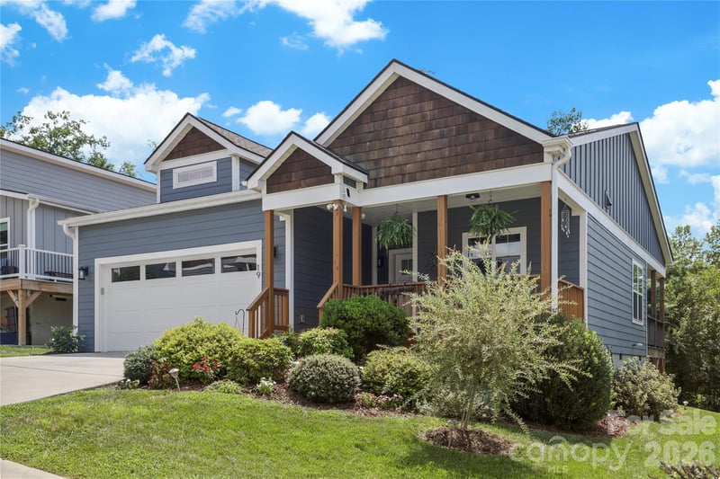 19 Woodbridge Park Dr, Asheville, NC 28803