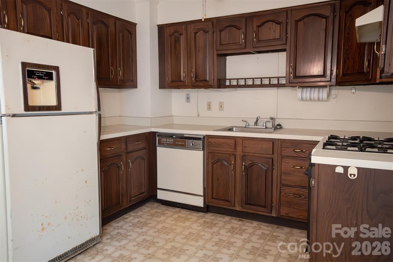 1006 3rd Ave W, Hendersonville, NC 28739