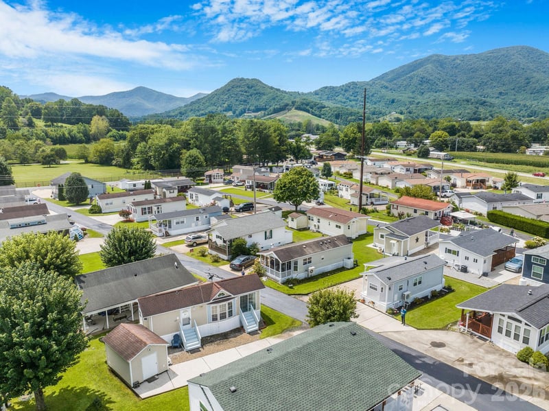 53 Strollers Ln, Waynesville, NC 28785