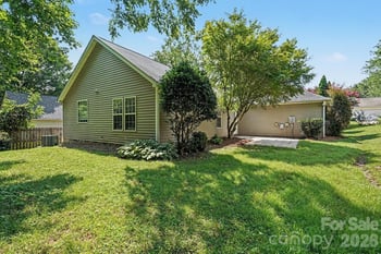 9819 Veronica Dr, Charlotte, NC 28215