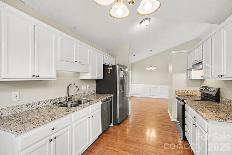 9819 Veronica Dr, Charlotte, NC 28215