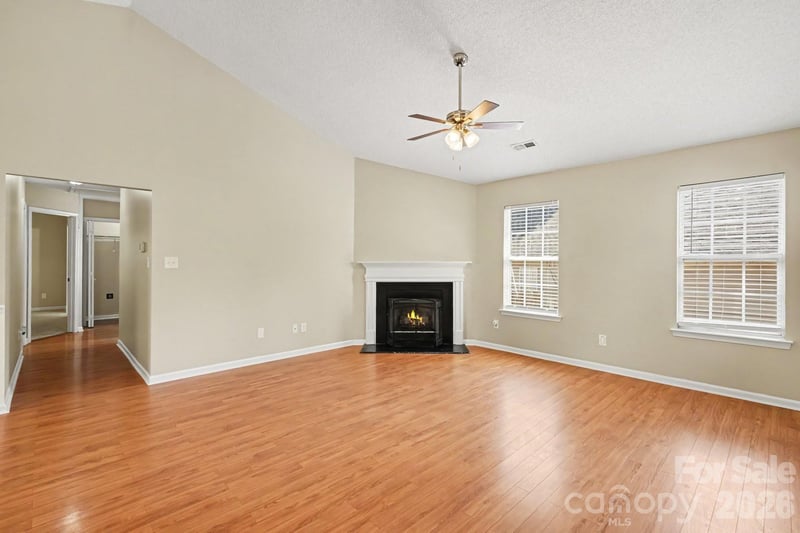 9819 Veronica Dr, Charlotte, NC 28215