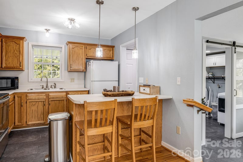 303 Hunter St, Burnsville, NC 28714