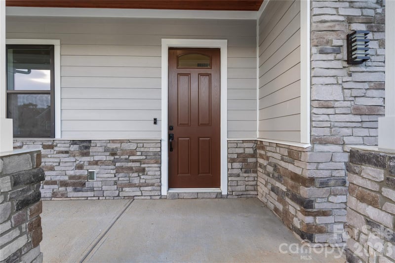 1207 39th Ave NE, Hickory, NC 28601