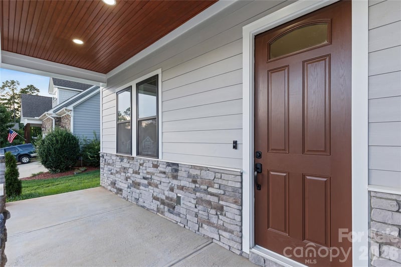 1207 39th Ave NE, Hickory, NC 28601