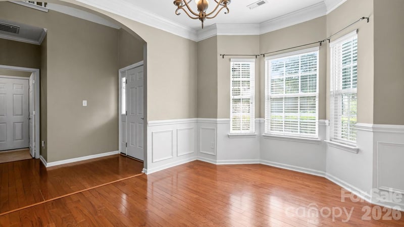 2429 Oakdale Creek Ln, Charlotte, NC 28216