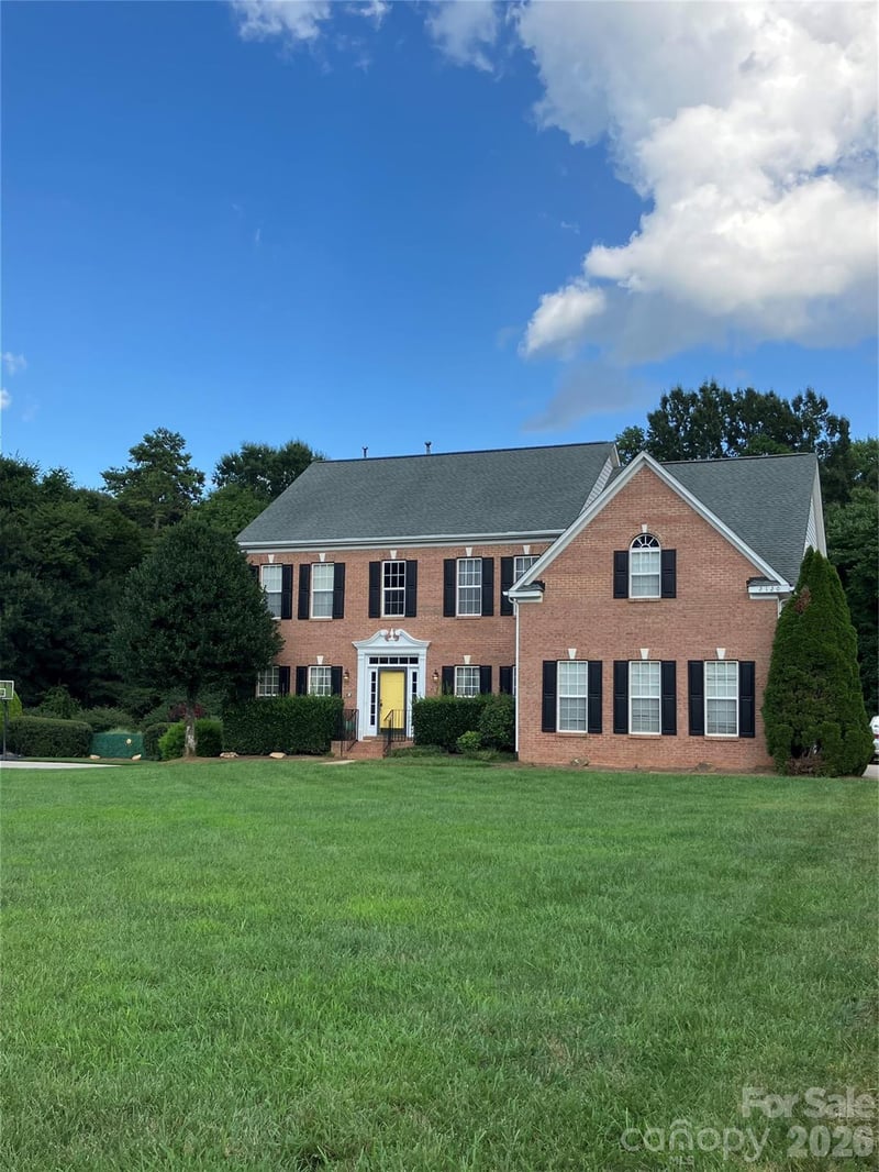 2120 Heath Lake Dr, Charlotte, NC 28227