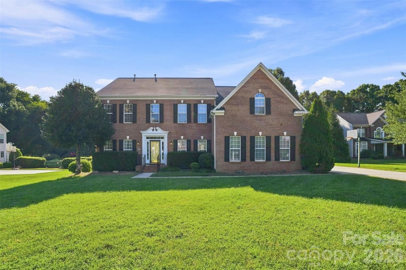 2120 Heath Lake Dr, Charlotte, NC 28227