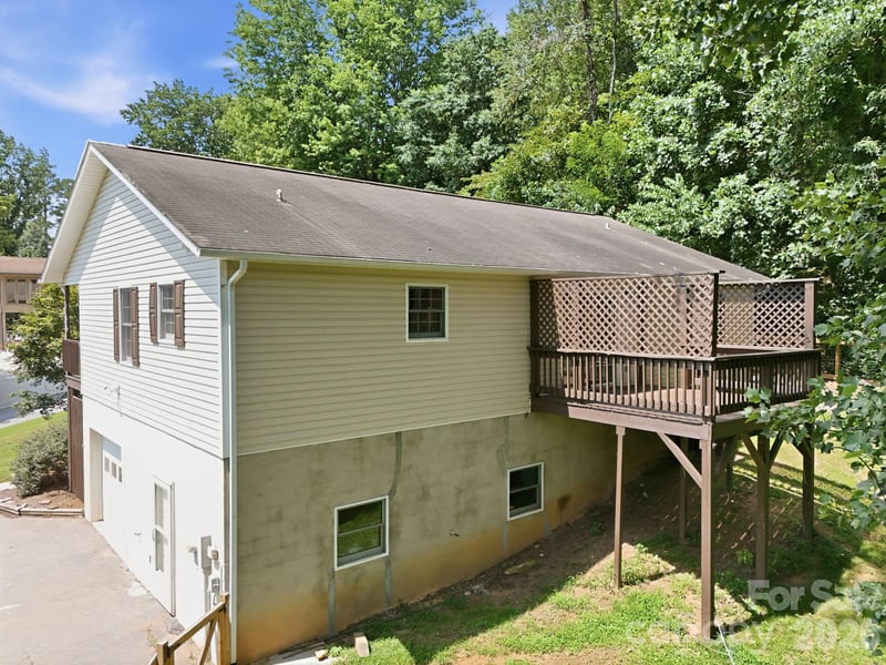 16 Westwood Dr, Candler, NC 28715