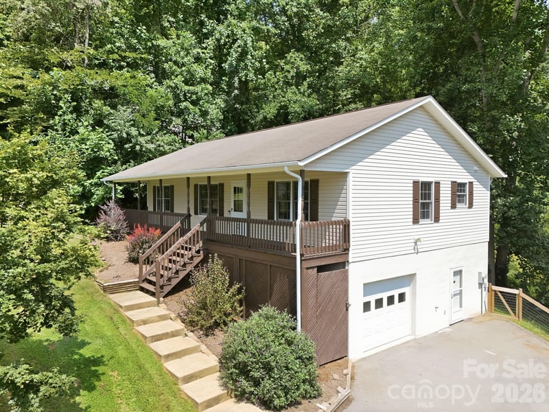 16 Westwood Dr, Candler, NC 28715