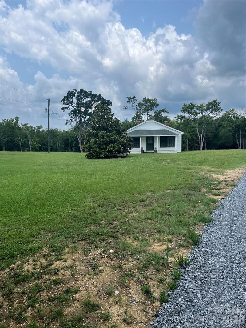 831 S Beersheba Rd, Clover, SC 29710