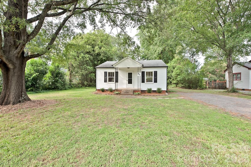 61 Pinecrest Dr SW, Concord, NC 28027