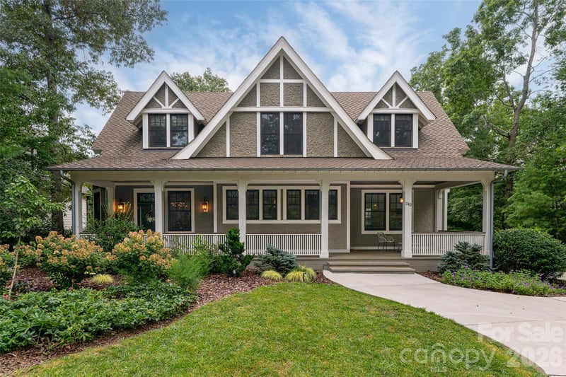 242 Racquet Club Rd, Asheville, NC 28803