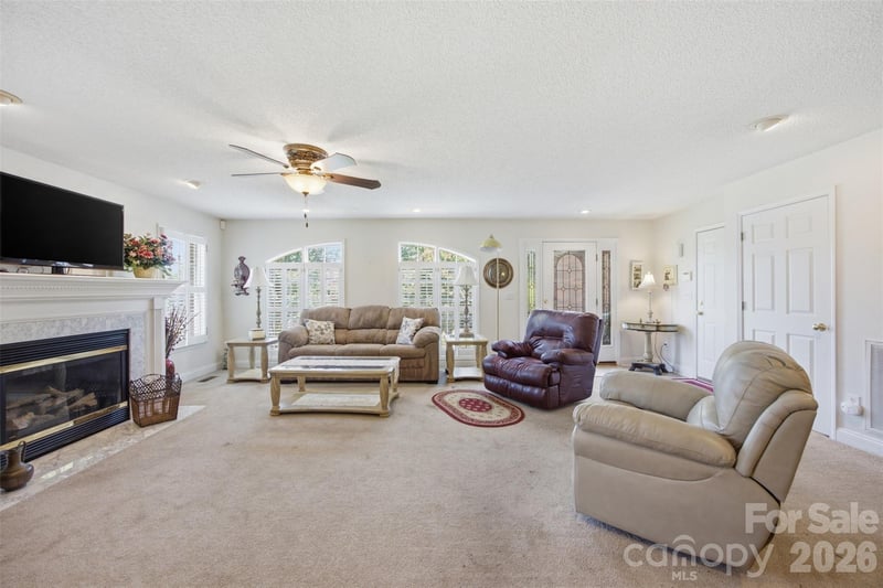211 Peachtree St, Belmont, NC 28012