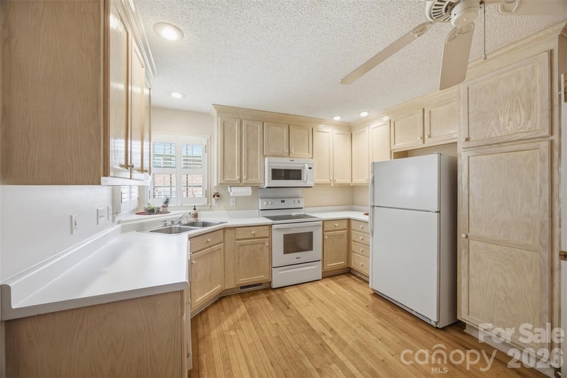 211 Peachtree St, Belmont, NC 28012