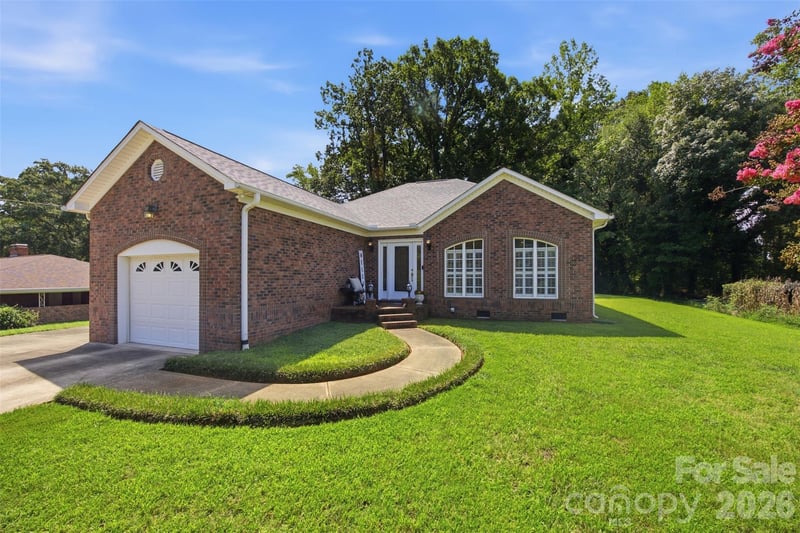 211 Peachtree St, Belmont, NC 28012