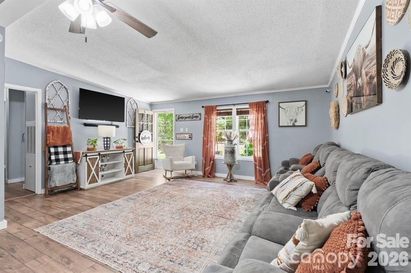 122 Fallswood Ct, Hendersonville, NC 28739