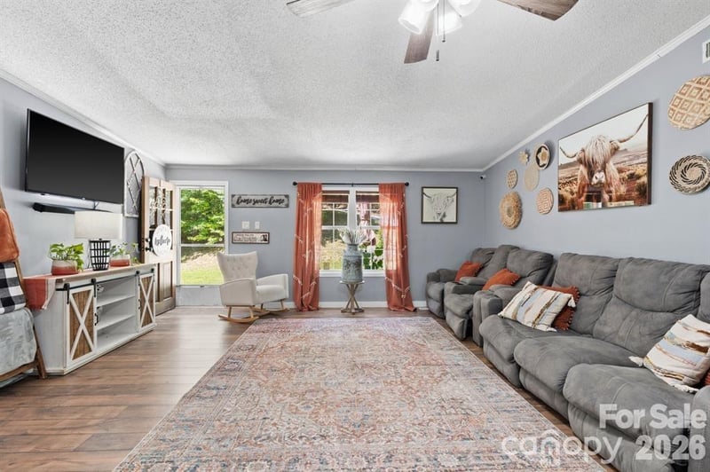122 Fallswood Ct, Hendersonville, NC 28739