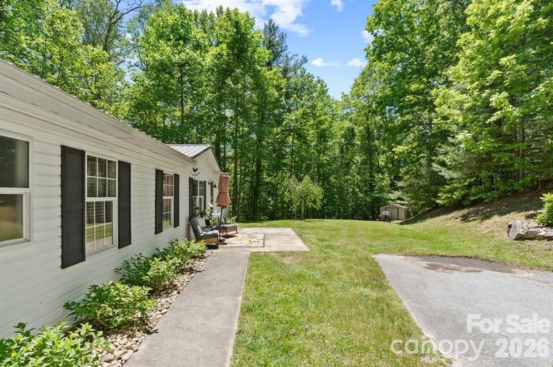 122 Fallswood Ct, Hendersonville, NC 28739