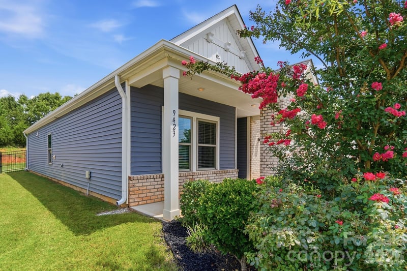 9423 Festival Way, Charlotte, NC 28215