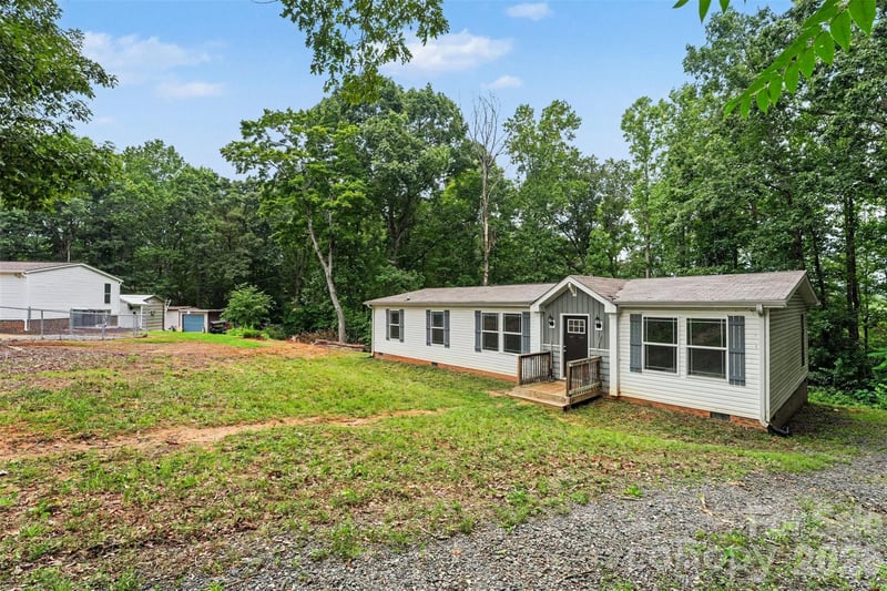 2998 Wilderness Tc, Claremont, NC 28610