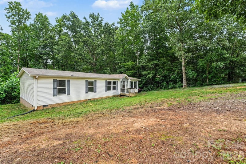 2998 Wilderness Tc, Claremont, NC 28610