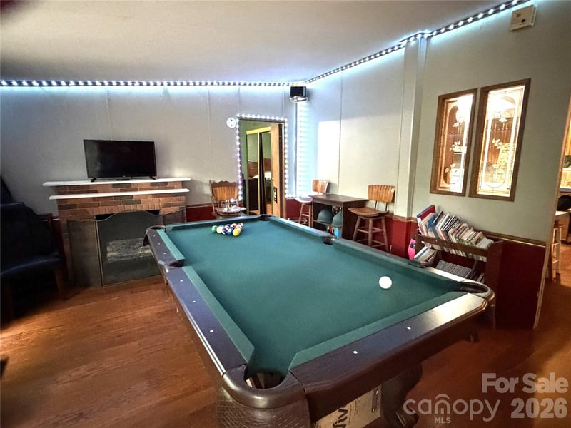 261 Warren Creek Rd, Candler, NC 28715