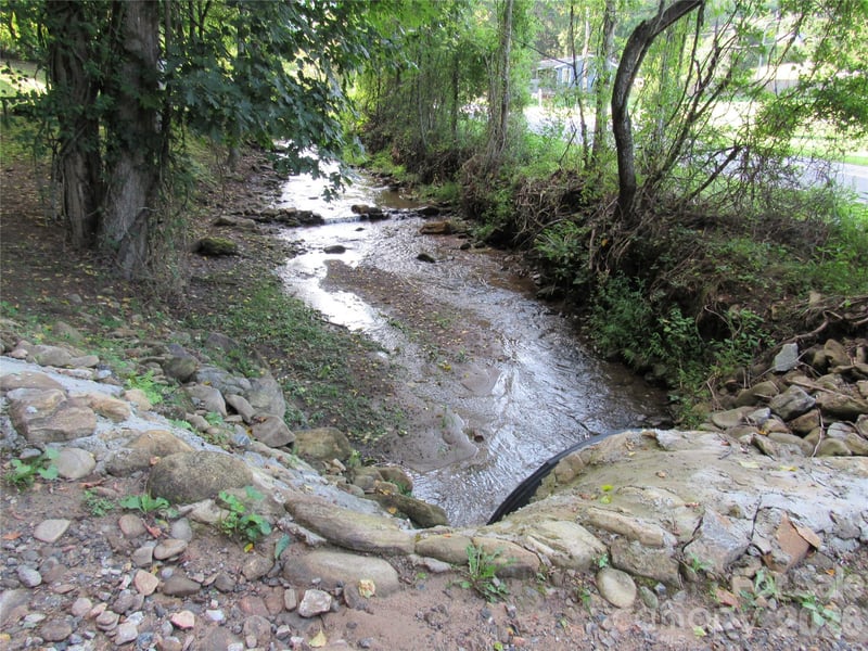 261 Warren Creek Rd, Candler, NC 28715