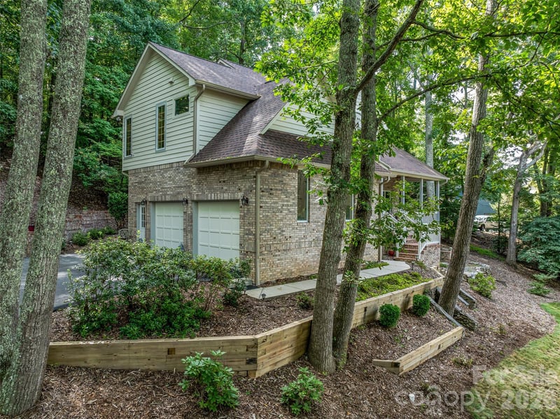 105 Galloway Dr, Asheville, NC 28803