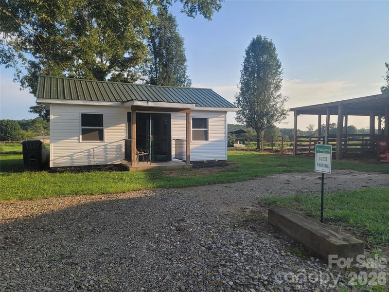 433 Mock Mill Rd, Statesville, NC 28677
