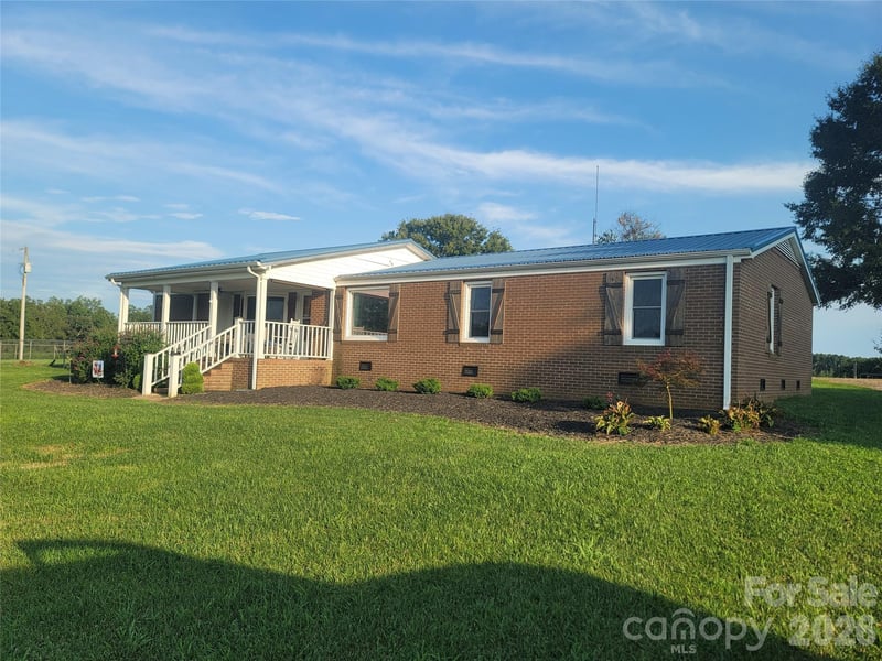 433 Mock Mill Rd, Statesville, NC 28677