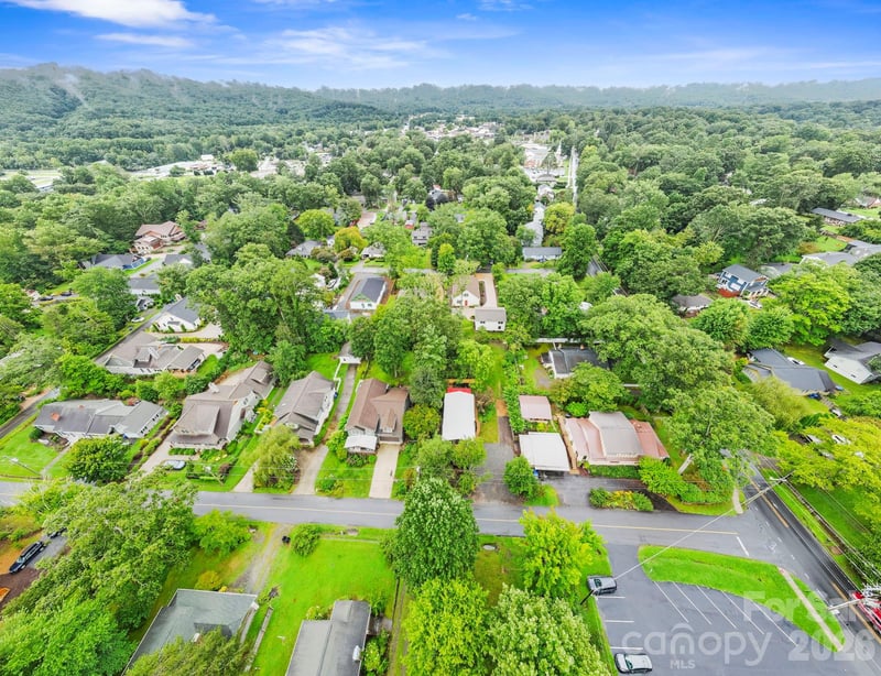 99999 Fourth St, Black Mountain, NC 28711