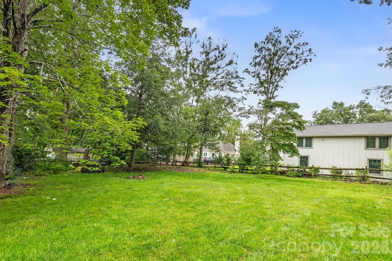 99999 Fourth St, Black Mountain, NC 28711