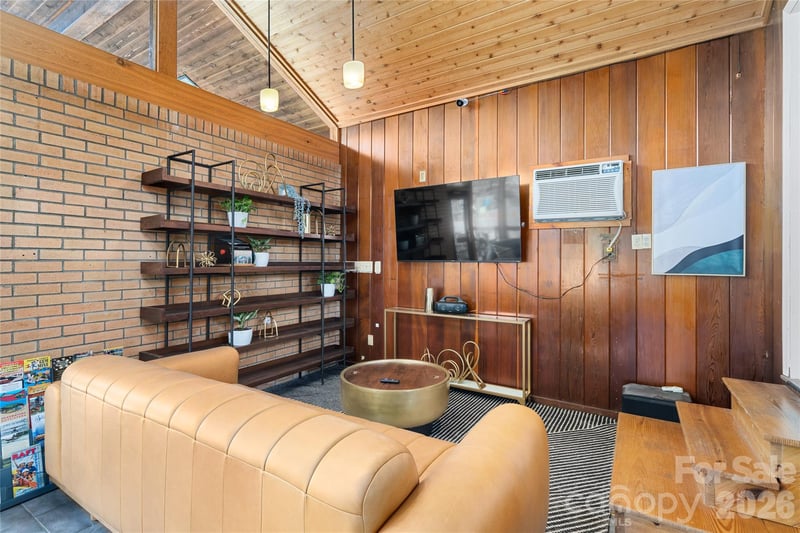 1510 Greenville Hw, Hendersonville, NC 28792