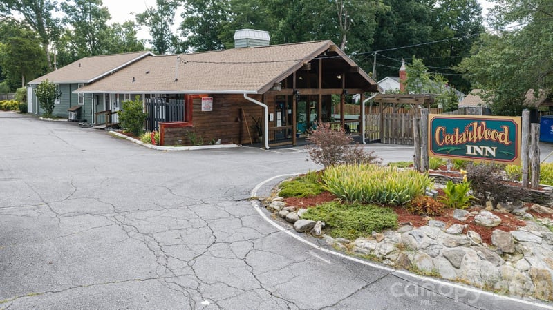 1510 Greenville Hw, Hendersonville, NC 28792