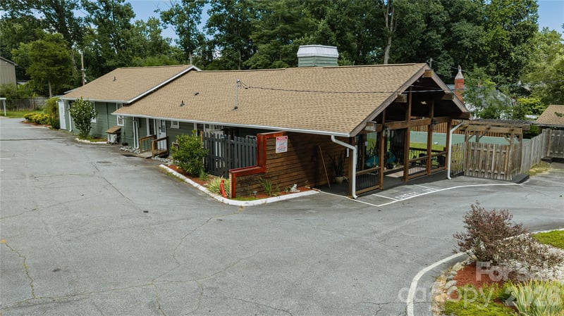 1510 Greenville Hw, Hendersonville, NC 28792