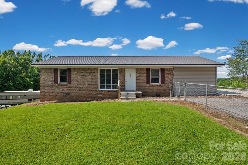 195 Moda Rd, Blacksburg, SC 29702
