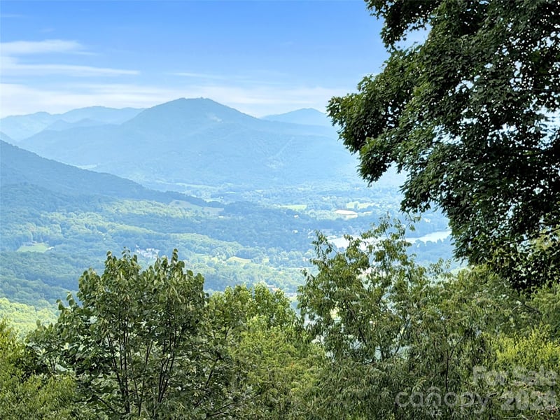 1551 Apple Creek Rd, Waynesville, NC 28786