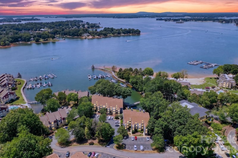712 Southwest Dr, Davidson, NC 28036