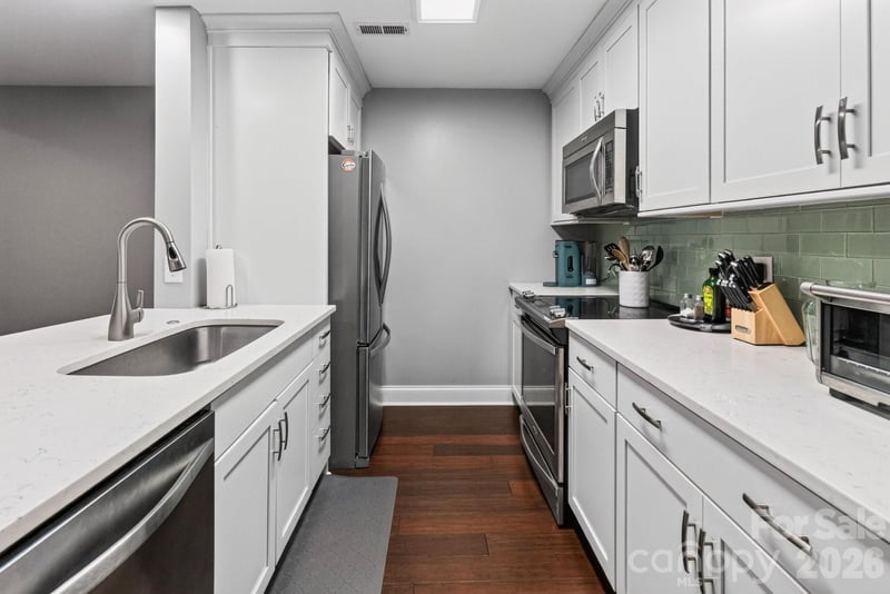 712 Southwest Dr, Davidson, NC 28036