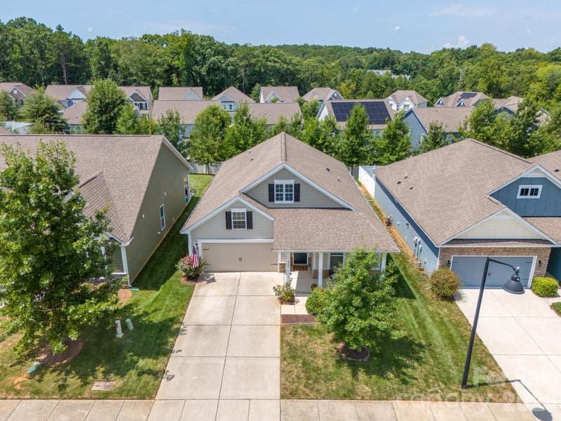 261 Robinwood Ln, Clover, SC 29710