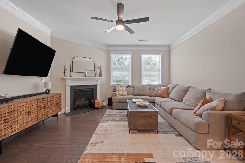 261 Robinwood Ln, Lake Wylie, SC 29710